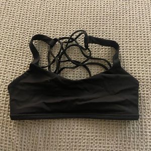 LULULEMON free to be bra - black